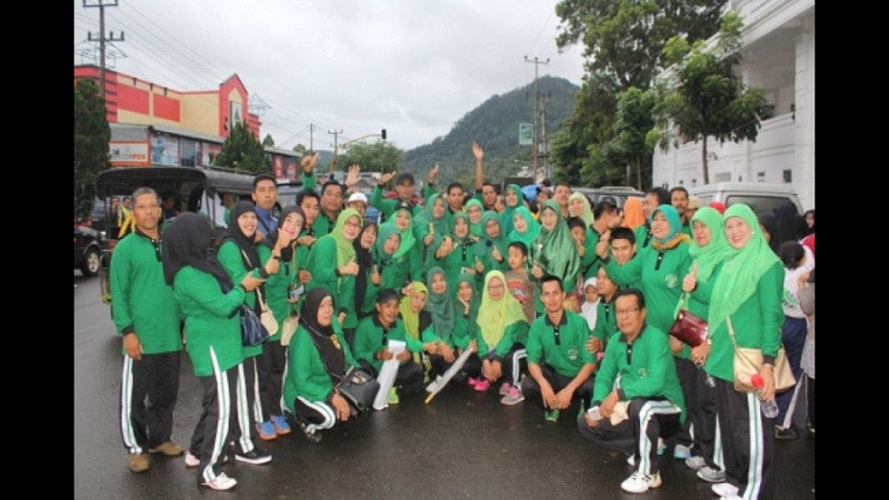 Jajaran Kemenag Bu Meriahkan Jalan Santai Kub