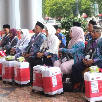 Jamaah Haji Kuota Tambahan Kabupaten Bengkulu Utara bertolak ke Embarkasi Padang