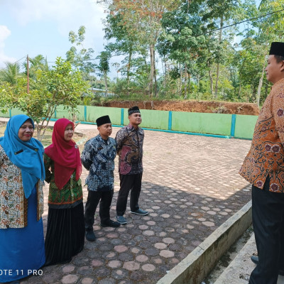 KUA Kec. Bang Haji Apel Pagi Hari Batik Nasional