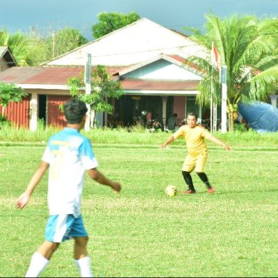 Meriahkan Hari Jadi Kabupaten Mukomuko Ke-21, Kakan Kemenag Mukomuko Ikuti Pertandingan Sepak Bola Eksekutif
