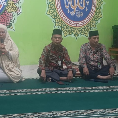 Rutin Dzuhur Berjamaah dan Kultum Ramadhan, Kakan Kemenag : Ini Momentum Penting Pererat Hubungan Kekeluargaan