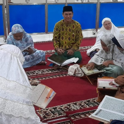 PAI KUA Pondok Kelapa Bimbing Tadarus Al-Quran Majelis Taklim Permata