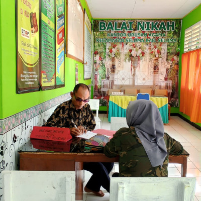 Pemeriksaan Berkas Catin di KUA kecamatan Seluma