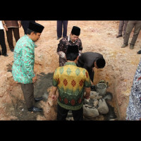 Acara Peletakan Batu Pertama Pembangunan Masjid Agung Kabupaten Benteng Berjalan Sukses