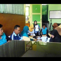 MIS GUPPI No.13 Tasik Malaya Ikut Serta Dalam Pengepakan Soal Semester Dua Oleh KKGMI