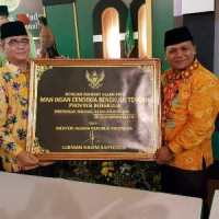 Menteri Agama Tandatangani Prasasti MAN IC Bengkulu