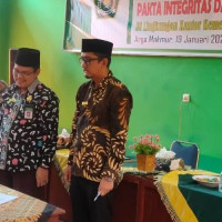 Lakukan Penandatanganan Pakta Integritas dan Perkin Pejabat 2023, Kepala Kantor Kementerian Agama Bengkulu Utara Harapkan Komitmen dari seluruh Pejabat di Jajarannya.