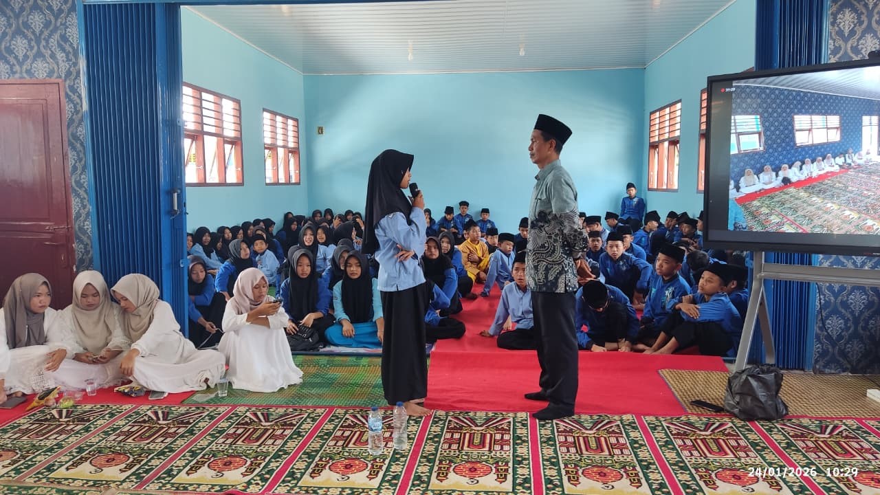 KUA Uram Jaya Berikan Pembinaan Akhlak dan Keimanan di SMPN 12 Lebong
