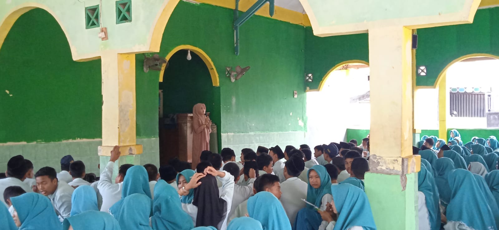 Siswa Kelas IX MTsN 2 Kota Bengkulu Ikuti Sosialisasi Ruang Guru