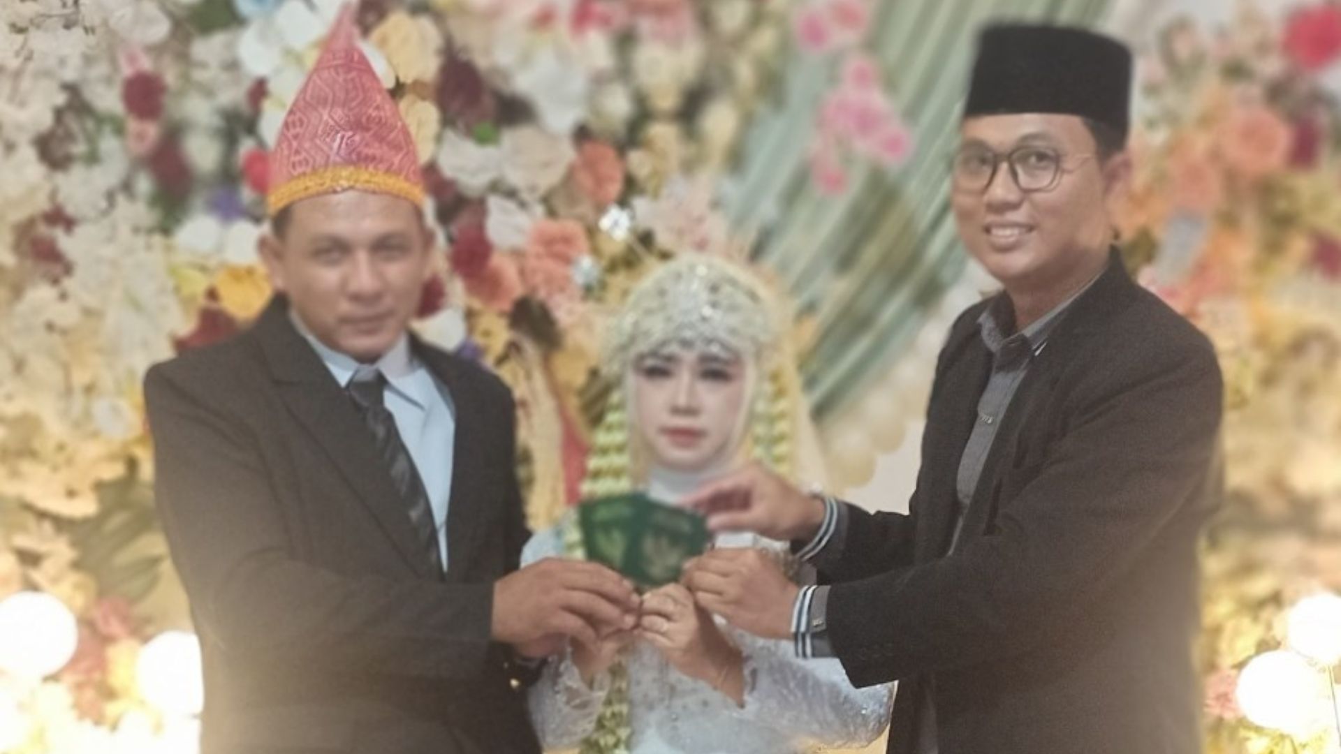 Akad yang Khidmat, KUA Karang Tinggi Satukan Dua Keluarga