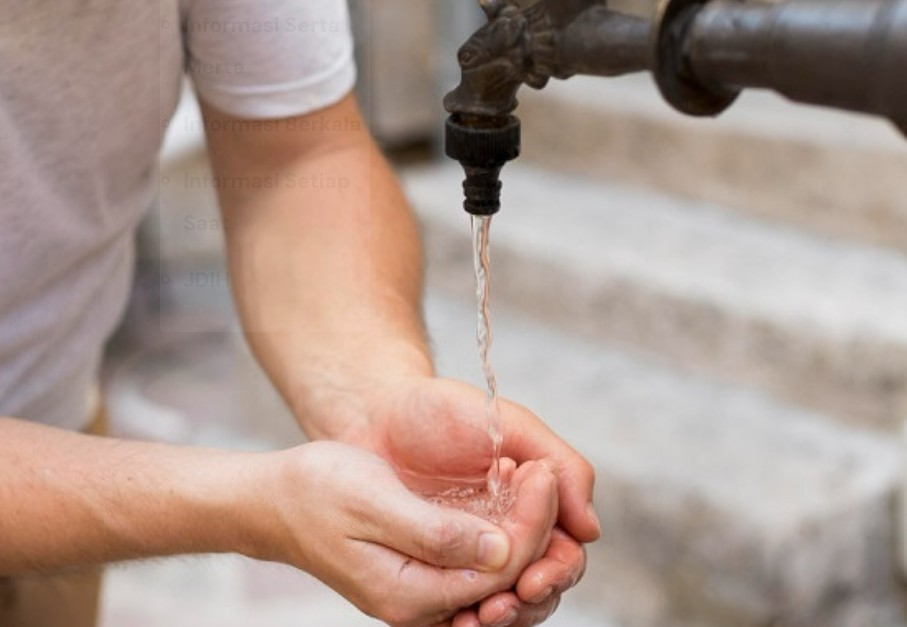 Cara Wudhu Lengkap dengan Niat, Doa, dan Sunahnya