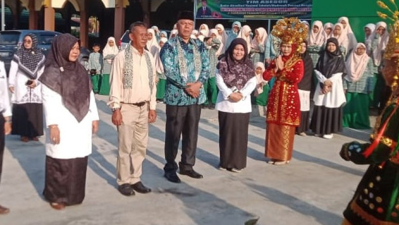 Visitasi Akreditasi Mtsn 1 Kota Bengkulu Tim Asesor Ban Sm Disambut Meriah 8299