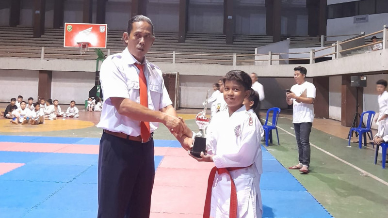 slot akun demo Siswa MIN 1 Rebut Juara Terbaik, Kejurda Karate Shindoka