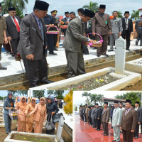 Usai Upacara, Jajaran Kemenag Tabur Bungan di TMP