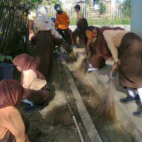 Lingkungan Sekolah Yang Bersih Dapat Menumbuhkan Semangat Belajar