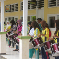 Tingkatkan Kualitas, MTsN Muara Aman Rutin Latihan Drumband