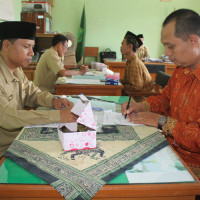 Drs.Musrinal Terpilih Sebagai Penyuluh Teladan Bengkulu Selatan