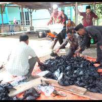 Kantor Kemenag Kab. Seluma Potong 6 (Enam) Ekor Sapi Kurban