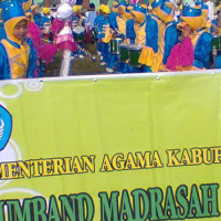 Pasukan Drumband MIS Lebong Tambang Sambut Tahun Baru Islam 1435 H