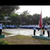 Sambut Hari Guru dan PGRI MTsN 2 Laksanakan Upacara Bendera