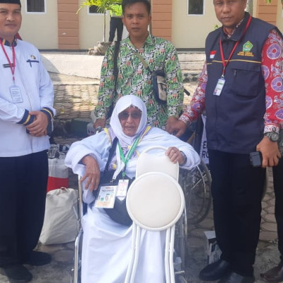 Rukia, Jemaah Tertua Sisihkan Uang Hasil Dagang Keliling, Untuk Daftar Haji