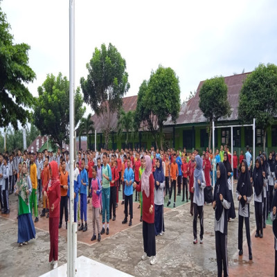 Budayakan Hidup Sehat MTsN 2 Kota Bengkulu Laksanakan Senam Bersama