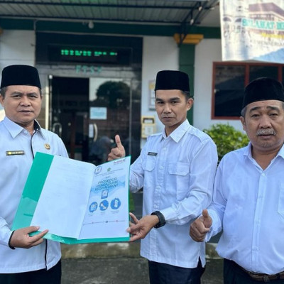 Pimpin Apel Pagi, Kakankemenag Sosialisasikan Buku  Prosedur (DUMAS)