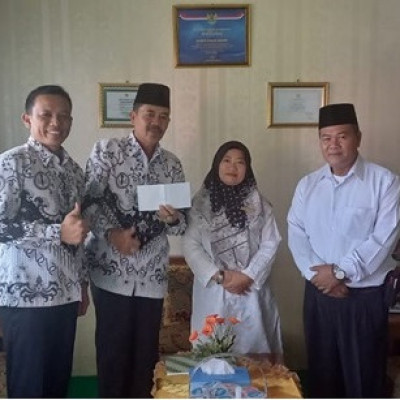 MTSN 1 Bengkulu Utara  Donasikan Sumbangan Untuk Guru yang diketapel di Rejang lebong