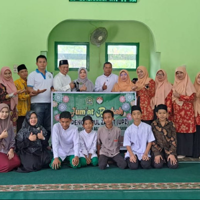 MTs Al Mubaraak Terima Program Jumat Berkah DWP Kemenag Kota Bengkulu