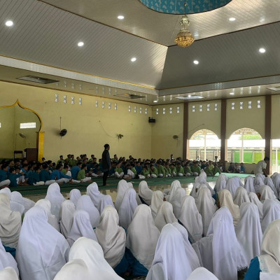 MTsN 1 Kota Bengkulu Gelar Ceramah Agama Teladani Rasulullah SAW Yang Rahmatan Lil 'alamiin