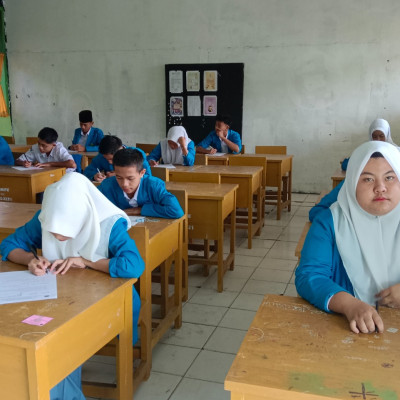 Siswa MAN 2 Kepahiang Laksanakan PTS