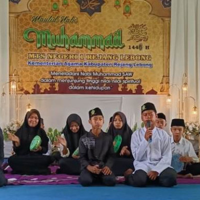 Gemakan Shalawat, MTsN 1 RL Gelar Maulid Nabi Muhammad SAW