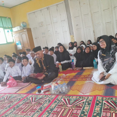 Kepala KUA Kec. Taba Penanjung Beri Tausiah Maulid Nabi Muhammad SAW di SDN 22 Benteng