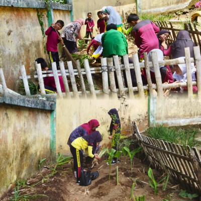 Peduli Lingkungan, MIN 1 Kepahiang Kembangkan Taman Apotik Hidup