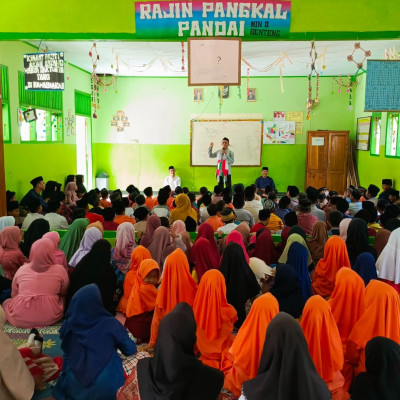 MIN 2 Bengkulu Tengah Gelar Ceramah Agama