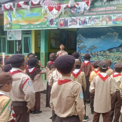 Aktifkan Ekstrakurikuler Pramuka di MIN 1 Bengkulu Tengah, Pelatih Berikan Pengetahuan Dasar Pramuka