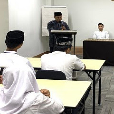 Penyuluh Agama Islam KUA Pondok Kelapa menjadi Narasumber HUT Hotel Cordela Inn bersama Anak Yatim