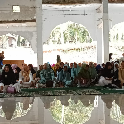 Wujudkan Moderasi Beragama, Muslimat NU Kec. Pondok Kubang Gelar Pengajian Rutin