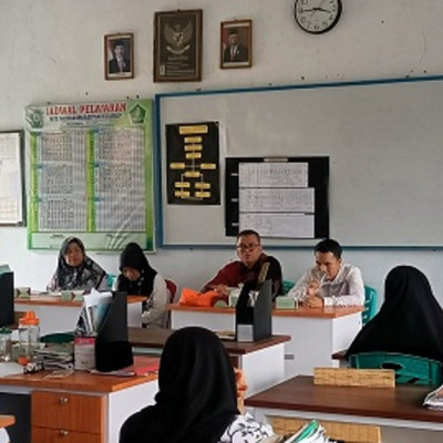 Pendampingan Balai Diklat Kemenag Palembang Meningkatkan Keberhasilan IKM di MTs Muhammadiyah Curup