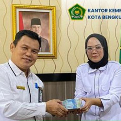 Kemenag Kota Bengkulu Serahkan Bantuan Palestina ke Kanwil