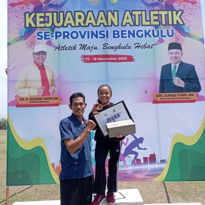 HEBAT! Siswi MIN 04 Menorehkan Juara 1 Kejuaraan Atletik Tingkat Daerah Provinsi Bengkulu Tahun 2023.