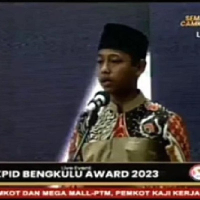 Hamzah Fansyuri, Siswa MTsN 1 Kota Bengkulu Hadir Sebagai Pemimpin Doa KPID Bengkulu Award 2023