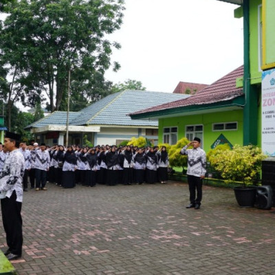 Gelar Upacara HGN ,Kakan Kemenag RL “Kementerian Agama Terus Perjuangkan Kesejahteraan Guru di Indonesia”