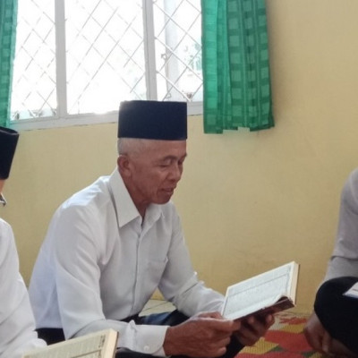 Program Baca Al-Qur'an Rutin KUA Selupu Rejang: Kunci Kebahagiaan di Kantor