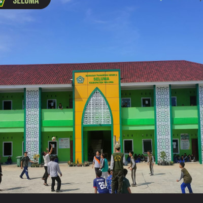 Keseruan MTsN 2 Seluma Volleyball Guru vs Siswa.