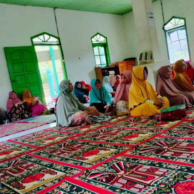 Penyuluh Agama Islam  KUA Lubuk Sandi Berikan Pembinaan Bagi Lansia