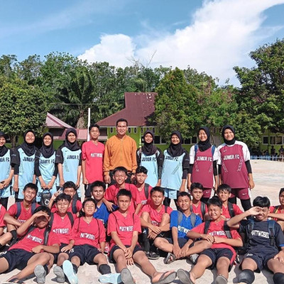 Skor 3:1 Tim Futsal Putri MTsN 2 Seluma Melaju Ke Babak Semifinal.