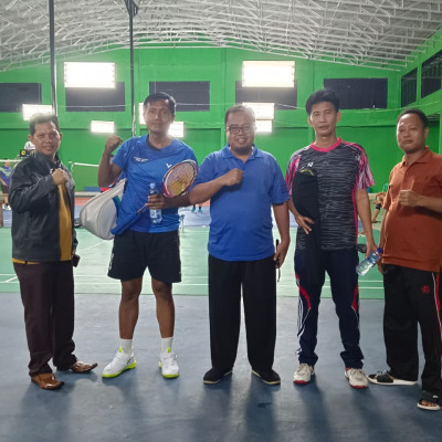 Membanggakan! Kepala Sekolah MAN Seluma juara 1 Badminton Ganda Putra di Lomba HAB Kanwil Kemenag Provinsi Bengkulu Mewakili Kemenag Seluma