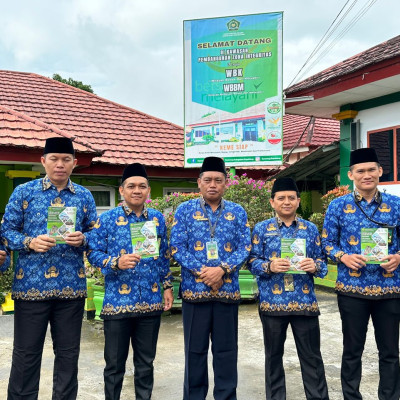 Kepala KUA Muara Kemumu Hadiri Upacara Bulanan