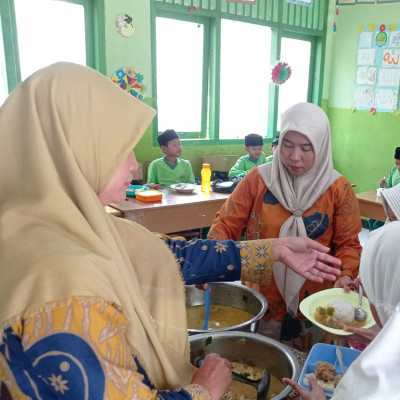 Tekankan Gaya Hidup sehat.MIN 2 Benteng  Giatkan kegiatan P5P2RA 'Sekolah Gemar Makan Sayur'